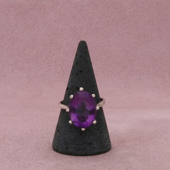 sterling silver oval-cut amethyst solitaire ring size 9